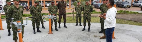 Militares Brasileiros promovem visitas de Instrução aos Alunos de Curso de Desminagem na Colômbia