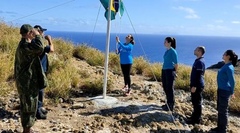 Pesquisadores e militares da Marinha retornam à Ilha Martin Vaz