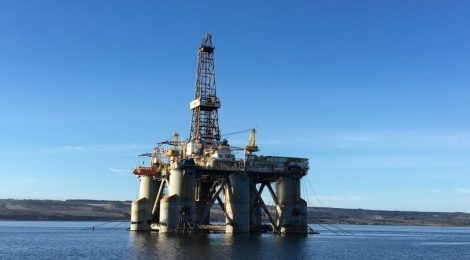 Petrobras é alvo de críticas entre os petroleiros por preferir contratar a construção de plataformas no exterior