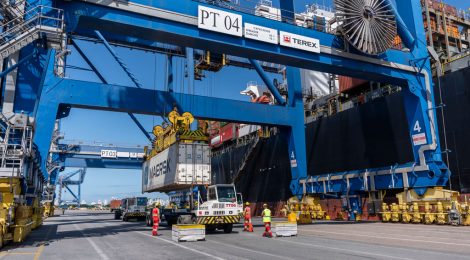 Porto catarinense bate recorde histórico de movimentação de contêineres