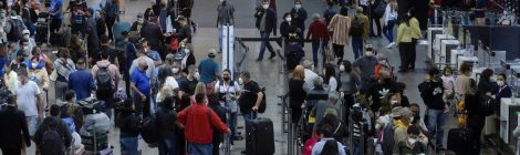 Anvisa aprova volta do uso de máscaras em aviões e aeroportos