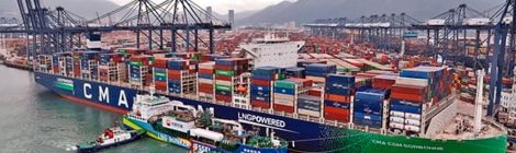 Navio de 23.000 TEUs da CMA CGM recebe GNL via ship to ship no Porto de Yantian