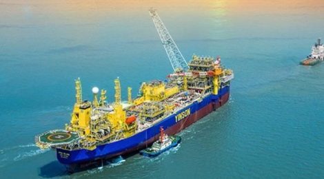 Plataforma da Petrobras deixa estaleiro para operar na Bacia de Campos