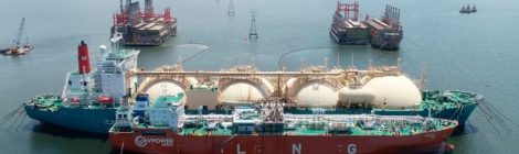 Porto de Itaguaí realiza 1ª operação de transferência de gás entre navios atracados a contrabordo