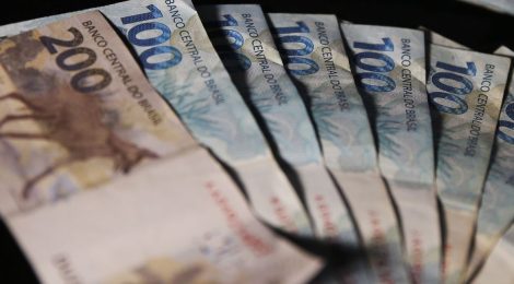 Receita paga lote residual de restituição do Imposto de Renda