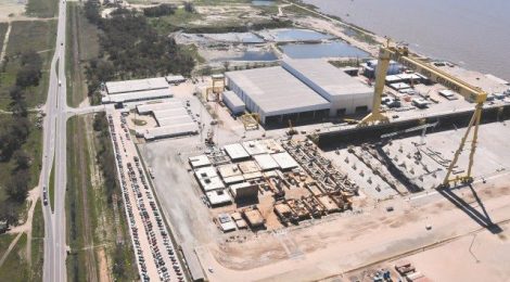 Documento que pede retomada do Polo Naval é entregue à transição