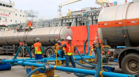 Porto do Recife recebe segundo navio para embarque de álcool etílico