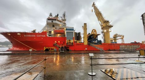 Embarcação contratada pela Ocyan chega ao Brasil para trabalho em descomissionamento offshore