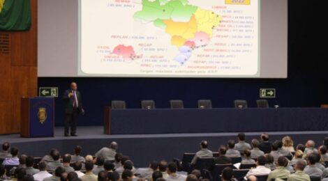 Seminário Geopolítica do Petróleo: Escola de Guerra Naval aborda produção, refino e abastecimento nacional