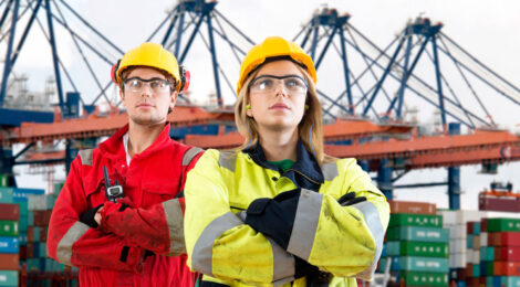 Além do gênero: como dupla jornada, maternidade e raça impactam na diferença de salário entre homens e mulheres