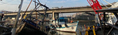 Força-tarefa retira mais cinco embarcações da Baía de Guanabara