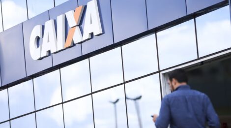 Caixa suspende cobrança de Pix para pessoa jurídica