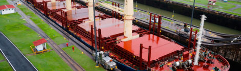 Canal do Panamá espera queda nas receitas devido a restrições em andamento