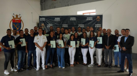 Descobrindo Novos Horizontes: A Marinha Capacita Brasileiros