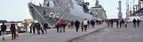 Fragatas da Marinha Abrem as Portas para o Público no Rio Grande