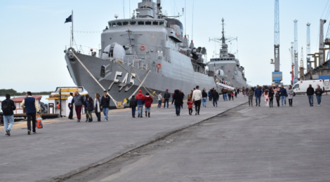 Fragatas da Marinha Abrem as Portas para o Público no Rio Grande
