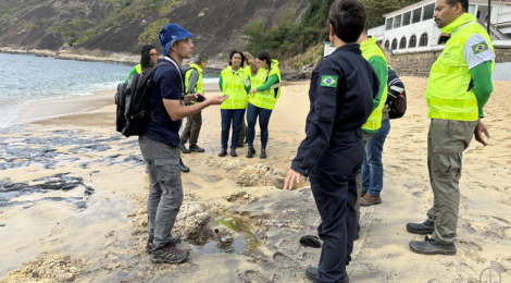 Exercício inédito testa capacidade de reação a incidentes por óleo no mar
