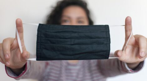 Uso de máscaras volta a ser recomendado para conter nova variante da Covid