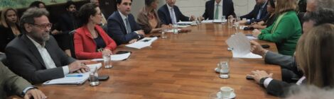 MOBILIZADO POR CONTA DA ESTIAGEM QUE AFETA O NORTE DO PAÍS, GOVERNO INICIA DRAGAGEM NO RIO SOLIMÕES