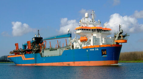 Complexo Portuário do Rio Itajaí Açu recebe nova draga de sucção