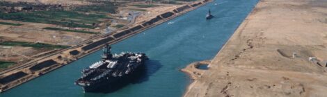 Canal de Suez afirma que fluxo marítimo permanece estável apesar do conflito no Mar Vermelho