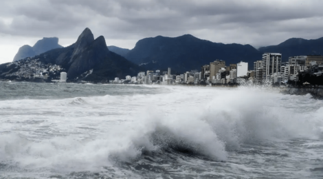 Alerta da Marinha: Fortes Ventos e Ressacas Previstos para os Litorais de SP e RJ Após o Natal