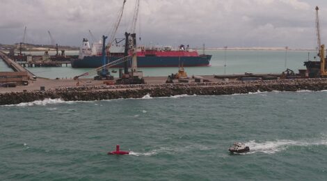 Pecém utiliza embarcação autônoma para atualizar carta náutica