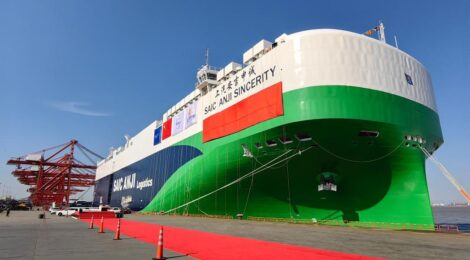 LOGÍSTICA VERDE: CARROS ELÉTRICOS CHINESES SÃO EXPORTADOS PARA A EUROPA EM NAVIO CARGUEIRO VERDE TAMBÉM FEITOS NA CHINA