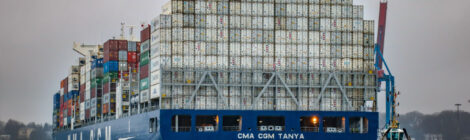 Rotas da CMA CGM seguirão pelo Cabo da Boa Esperança até novo aviso