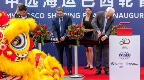 COM ATRACAÇÃO DE NAVIO PORTA-CONTÊINERES CHINÊS, PARANAGUÁ ESTREIA NOVA ROTA MARÍTIMA