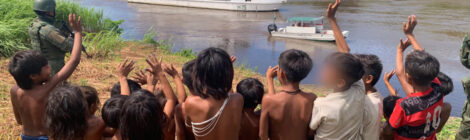 Navio da Marinha entra pela primeira vez na Terra Indígena Yanomami