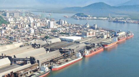 Porto de Santos finaliza dragagem de berços de atracação