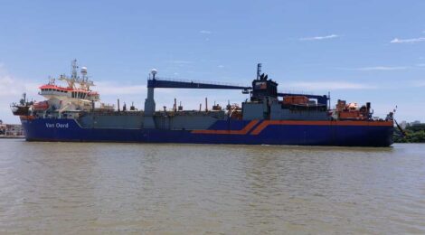 Porto de Itajaí retoma dragagem de manutenção no complexo portuário