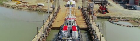 Camorim recebe rebocador azimutal 'C-Fênix'