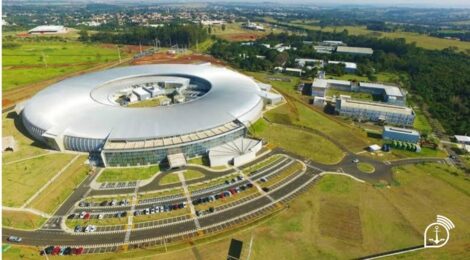 Representantes da Marinha visitam instalações do Centro Nacional de Pesquisa em Energia e Materiais