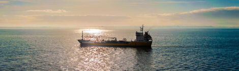 China testa maior navio de carga pesada do mundo