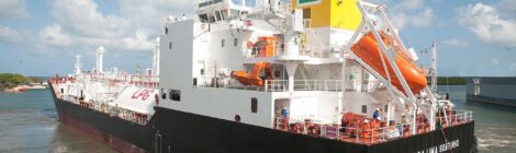 Petrobras lança edital para 8 gaseiros e firma acordos para fomento à indústria naval