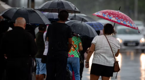 Frente fria começa a avançar pelo Brasil no fim de semana e deve pôr fim à onda de calor
