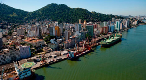 Vports amplia em 70% capacidade de receber navios Panamax em Vitória