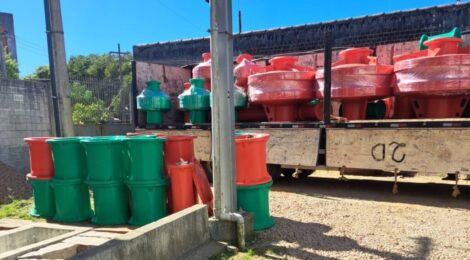 Pelotas recebe novas boias para reforçar sinalização da hidrovia