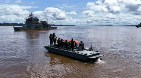 Navio Rondônia intensifica patrulhas no Rio Japurá contra crimes transfronteiriços