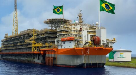 A maior plataforma de petróleo no Brasil processa 225 mil barris por dia e foi construída com um financiamento de US$ 1,63 bilhão