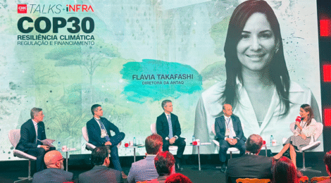 Diretora da ANTAQ apresenta estudos de adaptações climáticas em evento