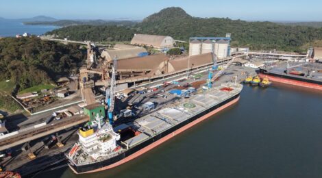 Tempo de espera de navios com fertilizantes cai 70% em São Francisco do Sul