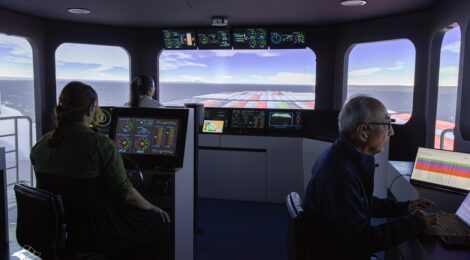 TCP participa de simulação de manobras de atracação no TPN-USP