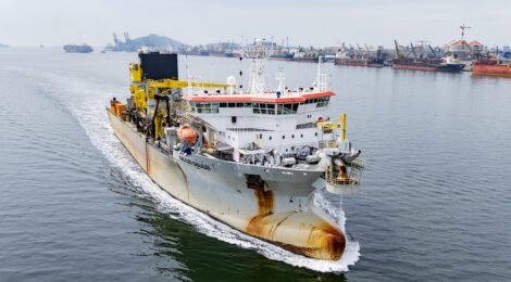 Portos do Paraná faz dragagem de manutenção do canal de Antonina