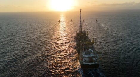 Plataforma P-78 da Petrobras chega ao Campo de Búzios, no pré-sal