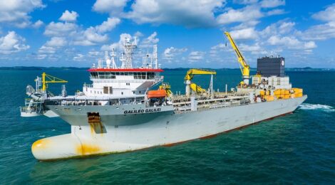 Draga 'Galileo Galilei' chega a Itapoá para dragagem e alargamento da orla