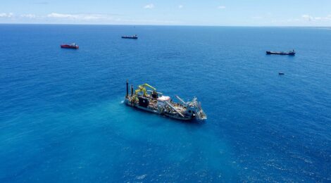 Após dragar canal externo, Suape é autorizado a operar navios com mais de 15m de calado