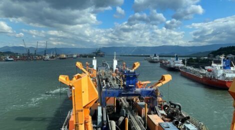 Canal e berços de Santos passarão por dragagem programada até final de fevereiro